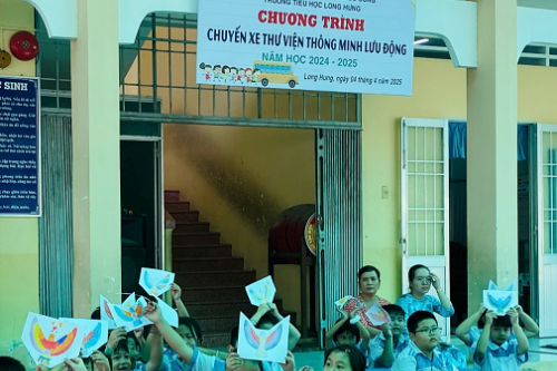Chuyến xe Thư viện thông minh lưu động ngày 04/04/2025 tại Trường tiểu học Long Hưng, Thành phố Gò Công